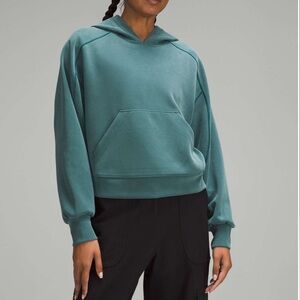 Lululemon • Softstreme Hoodie
Storm Teal